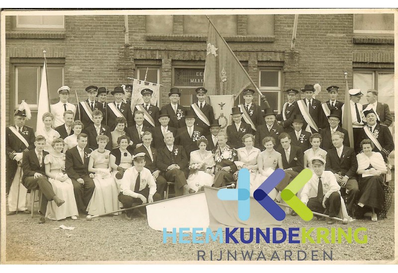 1957 Koning B.J. Stoll Jr. en Koningin E.A.Witt Coll. H.Seising F00002818